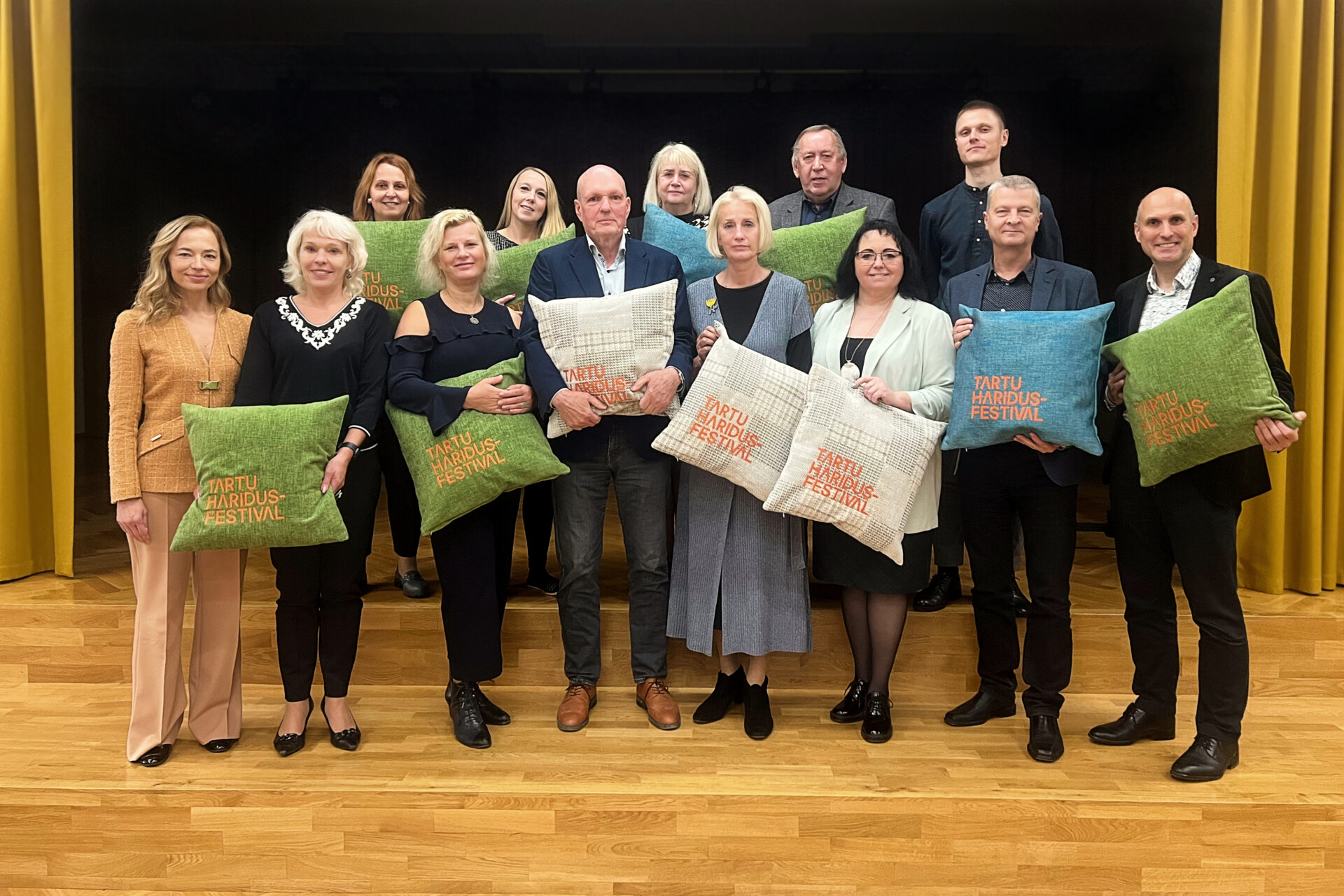 Oma salanippide jagamine toob õpetajale kuhjaga tagasi