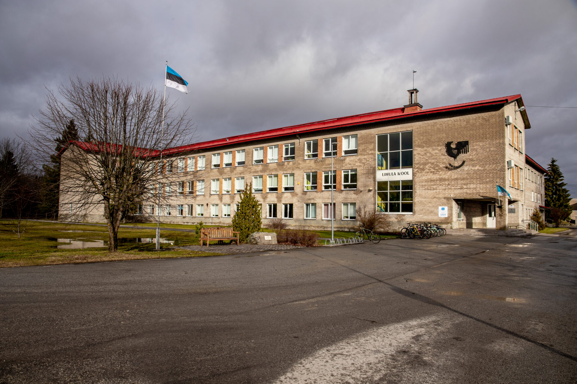 Riik püüab koolivõrku koomale tõmmata. Vallad pingutavad gümnaasiumihariduse jätkamise nimel