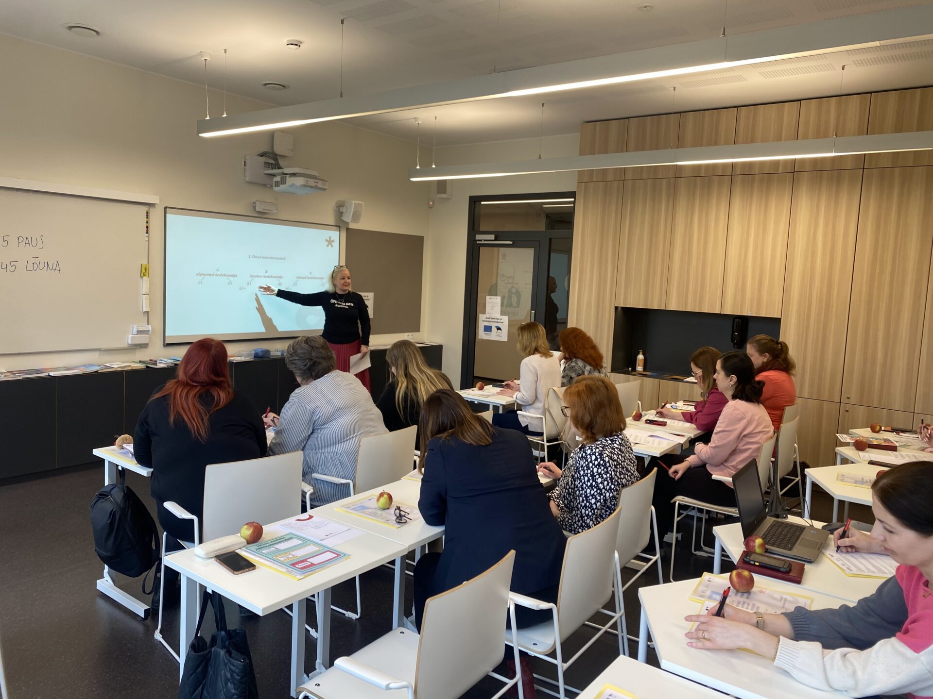 Taas algavad õpetajatele mõeldud lõimitud aine- ja keeleõppe koolitused