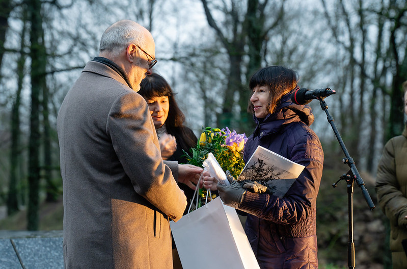 President Karis avas raamatuaasta ja andis aasta kirjandusõpetaja tiitli Ivika Heinale