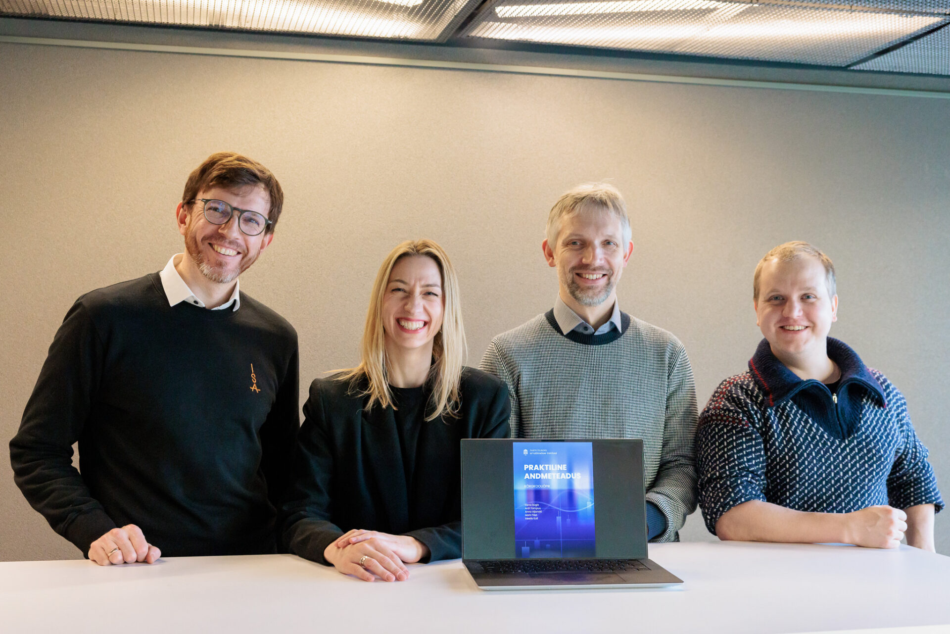 Uus eestikeelne andmeteaduse õpik on kõigile tasuta kättesaadav