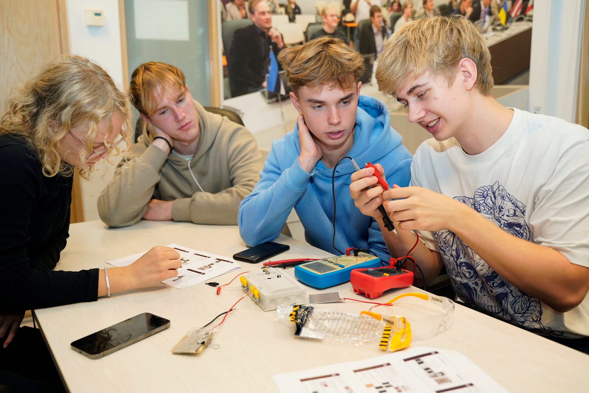 Teadusmalev ja karjääripäev: Praktiline tee teaduse ja kosmose juurde