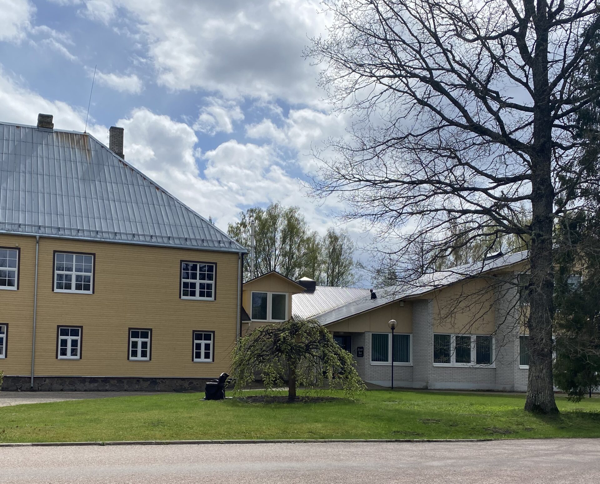 Väike kool keset ajalugu