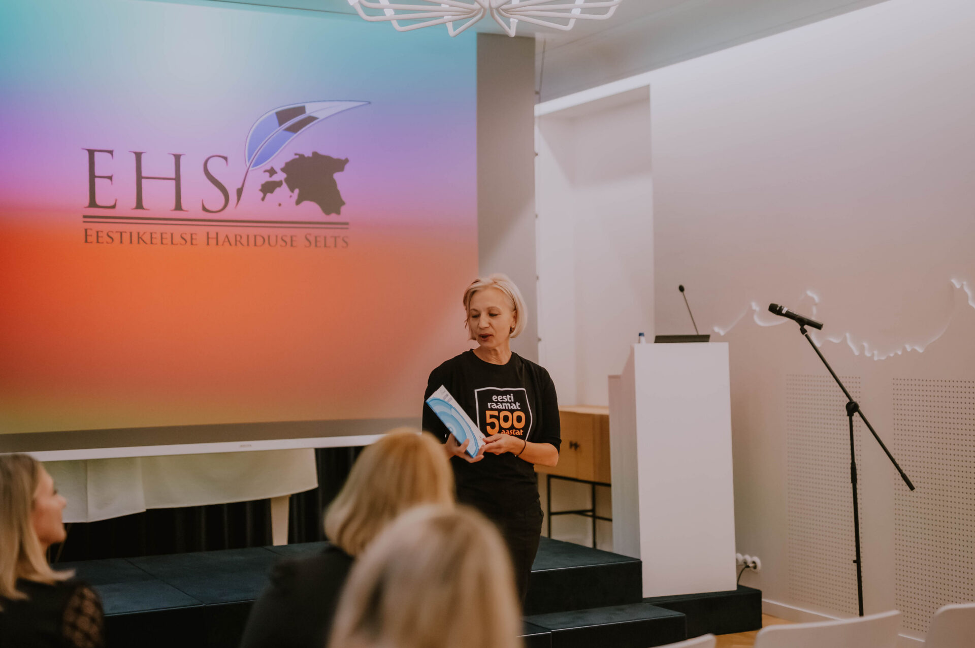 Soomes elavatelt eesti õpilastelt ilmus raamat