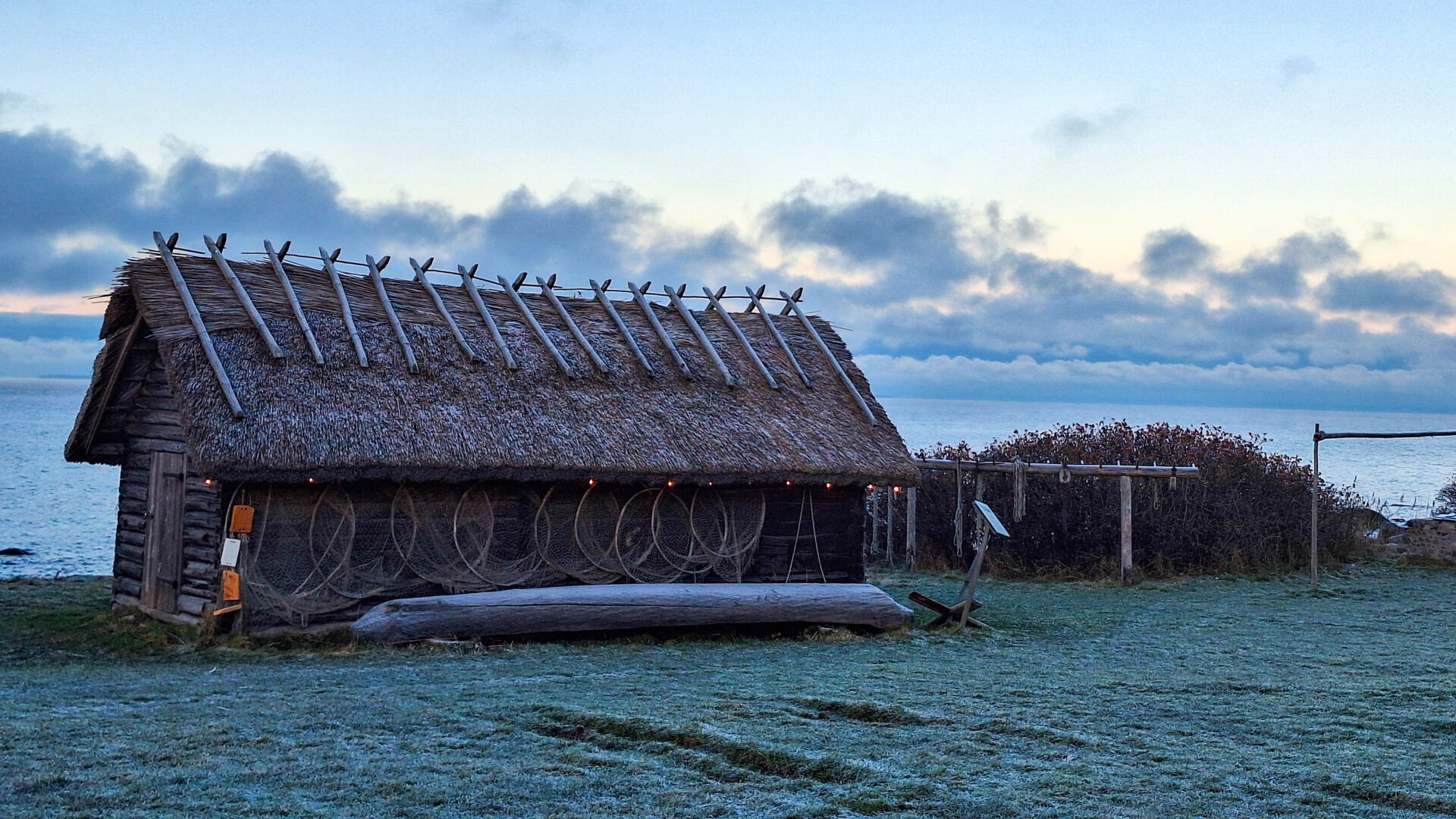 Vastlakukkel mere &auml;&auml;res ja Eesti lugu saja-aastases koolihoones